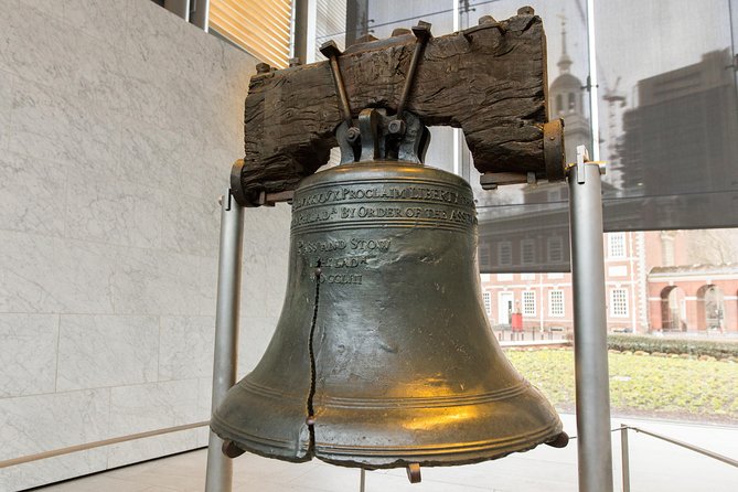 The Constitutional Walking Tour of Philadelphia - Betsy Ross House, Quaker Philadelphia, and Franklin’s grave