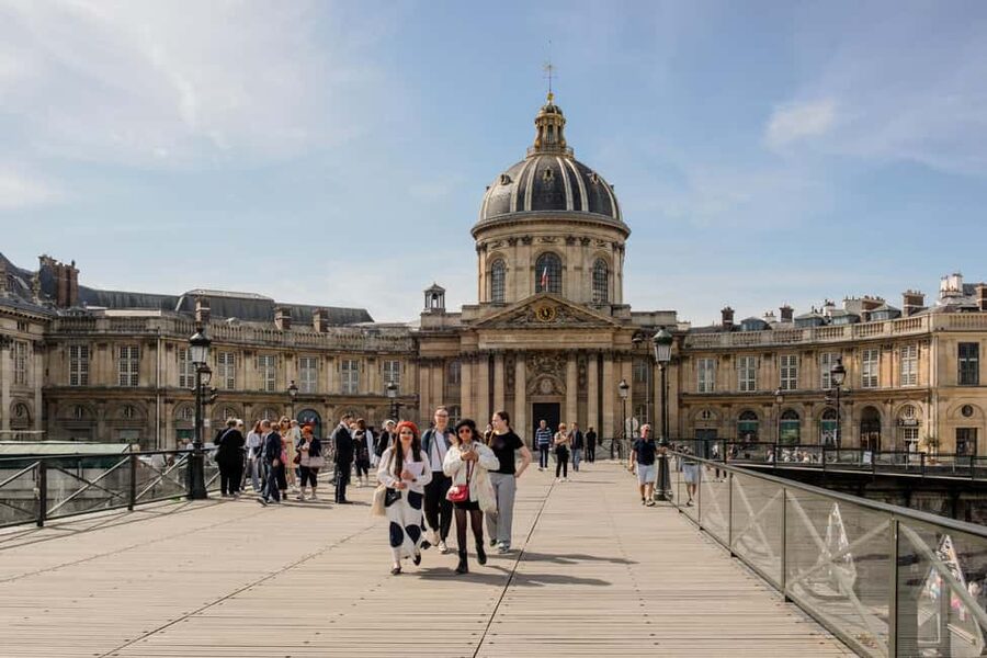 The Official Emily in Paris Locations Walking Tour - Timing, comfort, and practical limits
