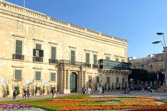 The Original Valletta Walking Tour - Walking comfort, meeting tips, and extra costs