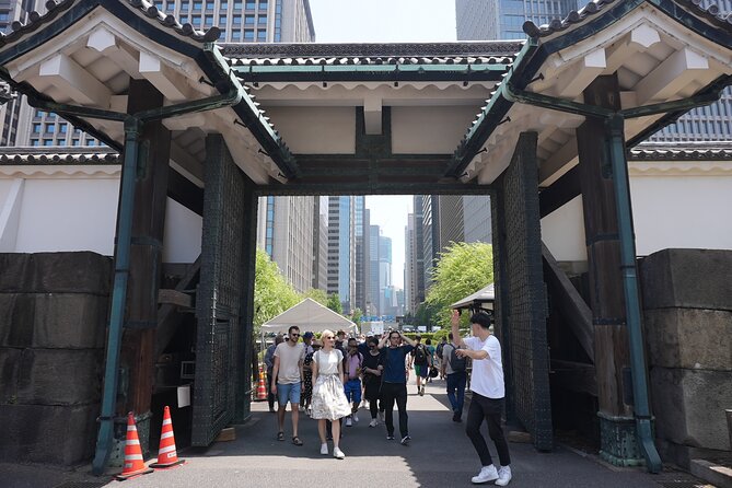 Tokyo: Imperial Palace and Shogun Historical Walking Tour - What the $22 price really buys