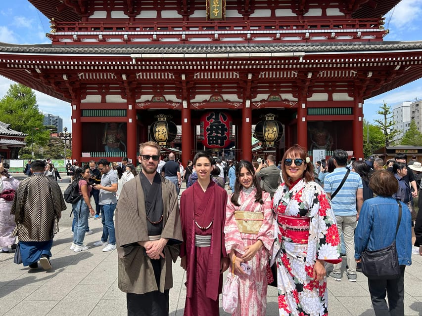 Tokyo: Imperial Palace and Shogun Walking Tour - The Imperial Palace grounds and the layers of power
