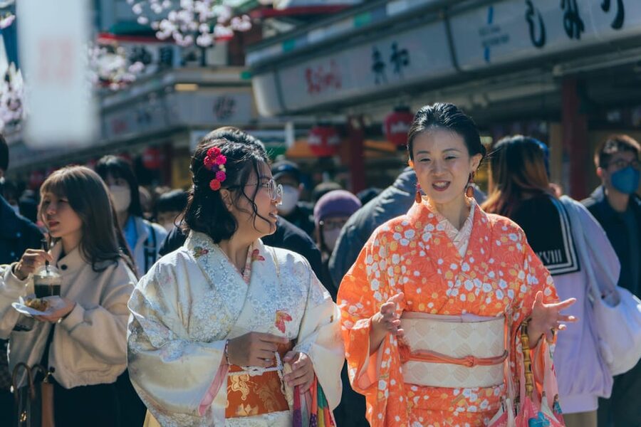 Tokyo: Kimono Dressing, Walking, and Photography Session - Getting dressed near Sendagi Station