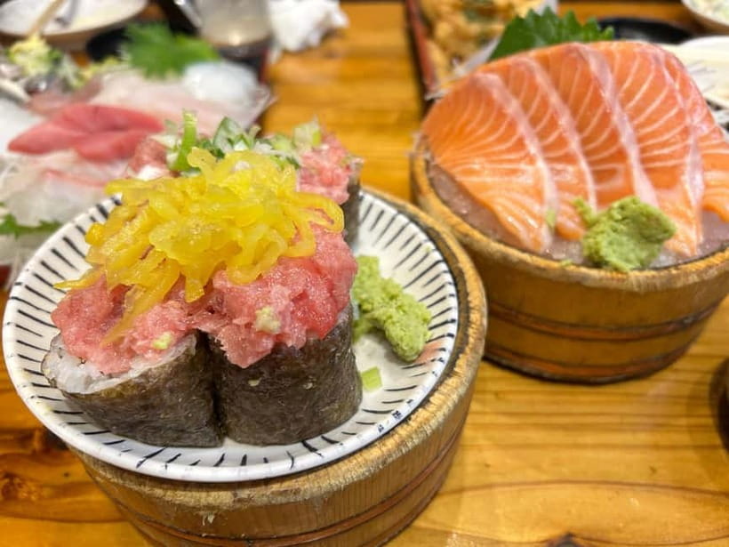 Tokyo: Shinjuku Bar Hopping & Night Walking Tour - Practical details that affect your night