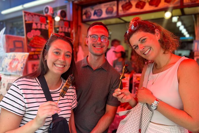 Tokyo: Tsukiji Fish Market Food and Walking tour - The guides make the difference