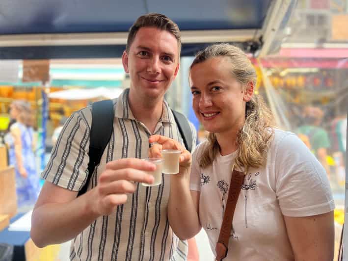 Tokyo: Tsukiji Fish Market Guided Walking Tour - Why a guide helps at Tsukiji