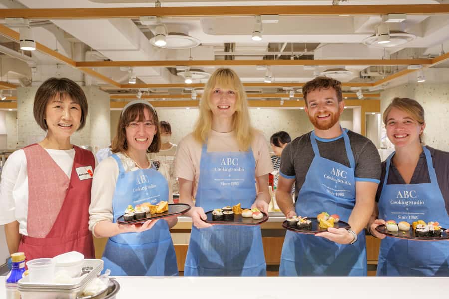 Tokyo: Tsukiji Market Walking Tour & Sushi Cooking Class - From market ingredients to the ABC Cooking Studio