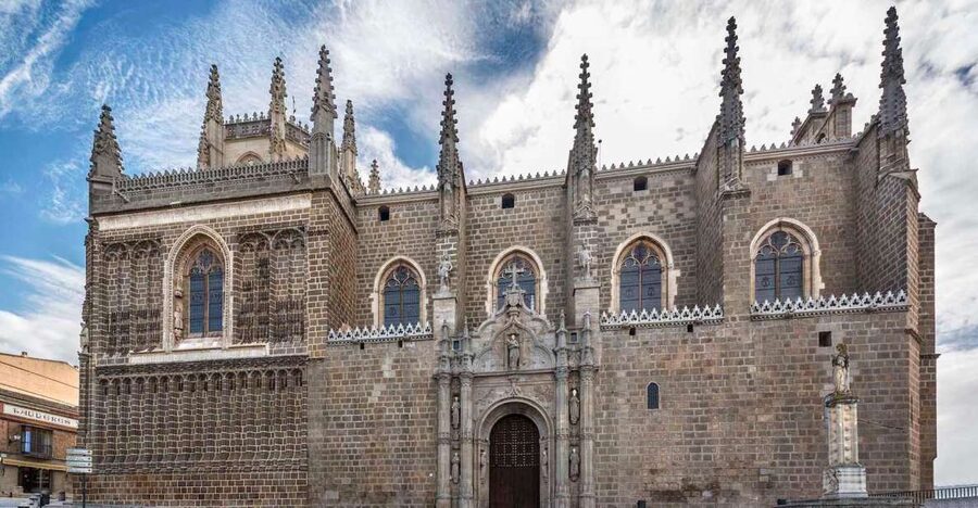 Toledo: Guided Monument Walking Tour with Wristband Pass - Meeting in Zocodover Square