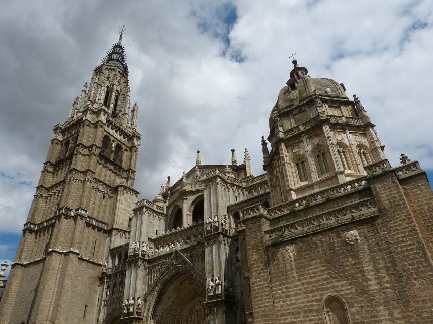 Toledo: Guided Walking Tour with Cathedral Ticket and Tour - Starting at Zocodover Square