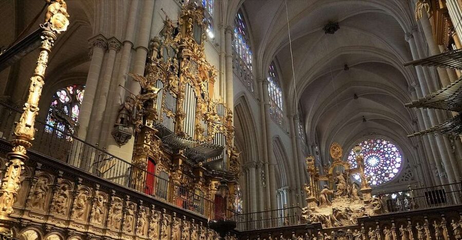 Toledo: Guided Walking Tour with Cathedral Ticket and Tour - Entering the Primate Cathedral