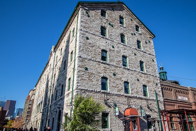 Toronto Distillery District Walking Tour - What the small group changes