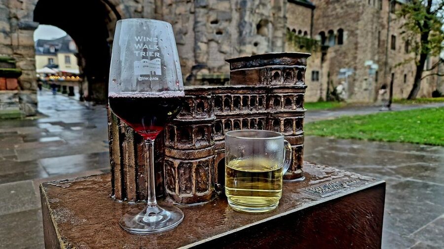 Trier: Guided City Walk with Wine Tasting - Trier Cathedral and Liebfrauenkirche