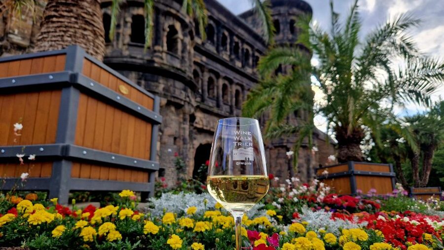 Trier: Guided City Walk with Wine Tasting - Market Cross and the old city center
