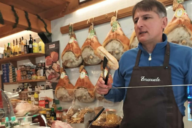 Trieste: Guided Foodie Walking Tour - The guide makes the difference
