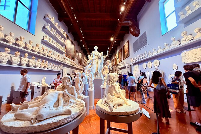 Uffizi & Accademia Timed Entry: Small Group Duomo Walking Tour - A Lucky Stop at the Porcellino