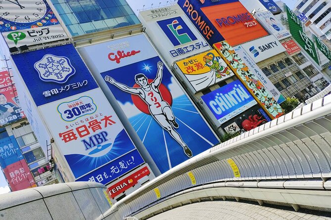 Ultimate Osaka Walking Tour: Castle, Dotonbori & Hidden Gems - What the guides add to the experience