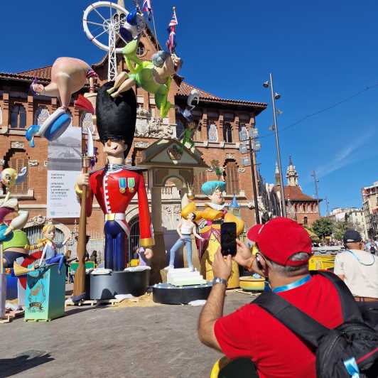Valencia: Fallas Festival Walking Tour with Entry Ticket - The Ninots and the Art of the Joke