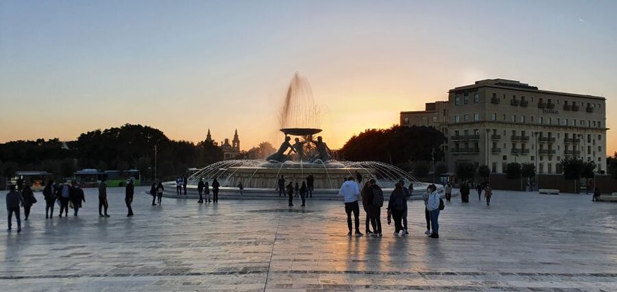 Valletta: City Walking Tour in a Small Group - Lower Barrakka Gardens and time to catch your breath