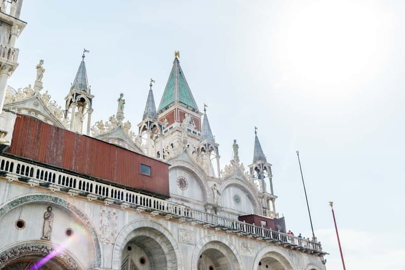 Venice: Doge's Palace and St Mark's Basilica Walking Tour - Crossing the Bridge of Sighs