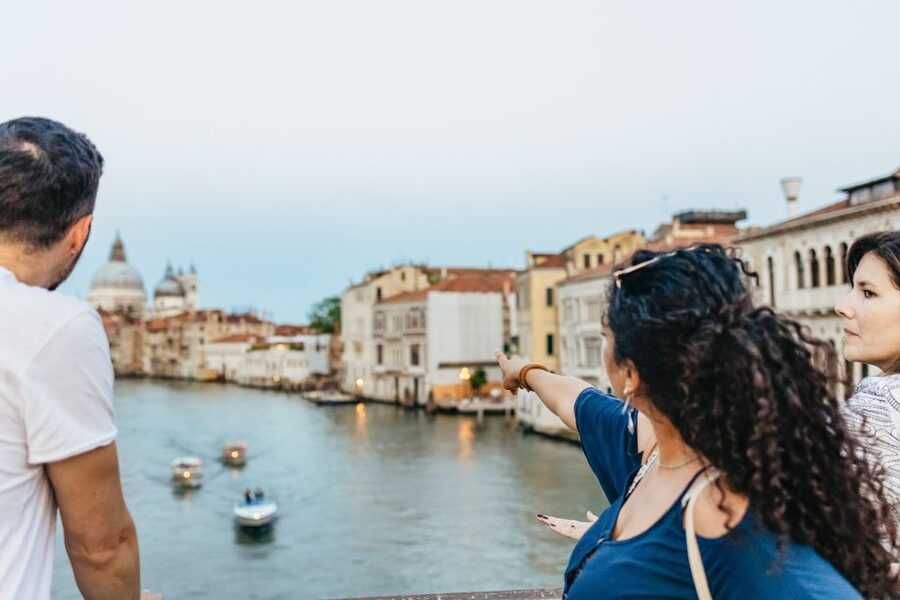 Venice: Private Walking Tour with a Local - Daily life, food, art, and local advice