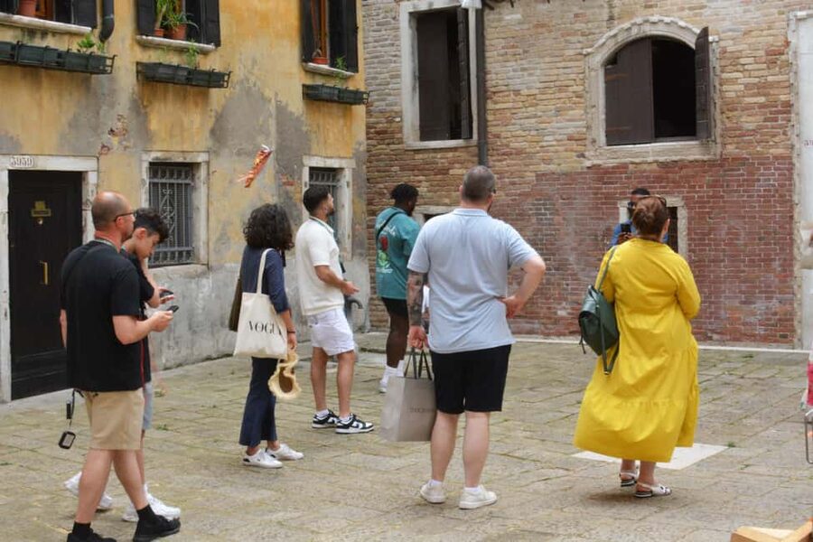 Venice: San Marco to Rialto Walk & Spritz Like a Local - Guides, Languages, and Group Feel