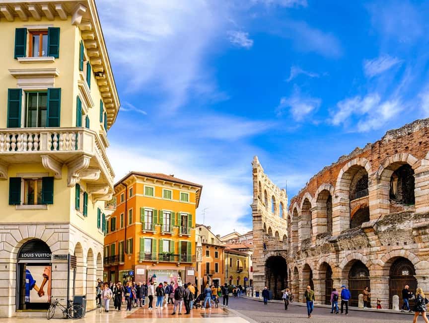 Verona: Small Group Guided Walking Tour with Arena Tickets - Practical details before you go