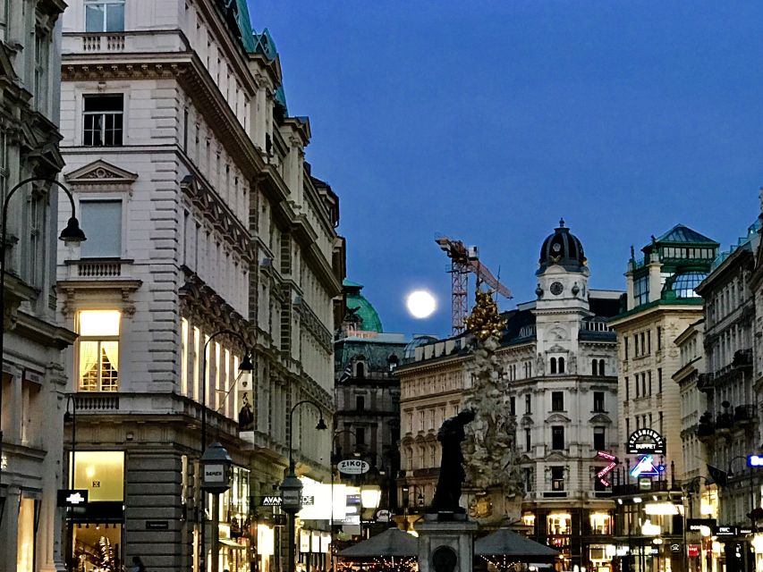 Vienna: City Center Guided Walking Tour - The Spanish Riding School connects ceremony with living tradition