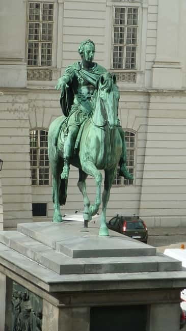 Vienna: Essential History Walking Tour - The Hofburg explains how the Habsburgs ruled