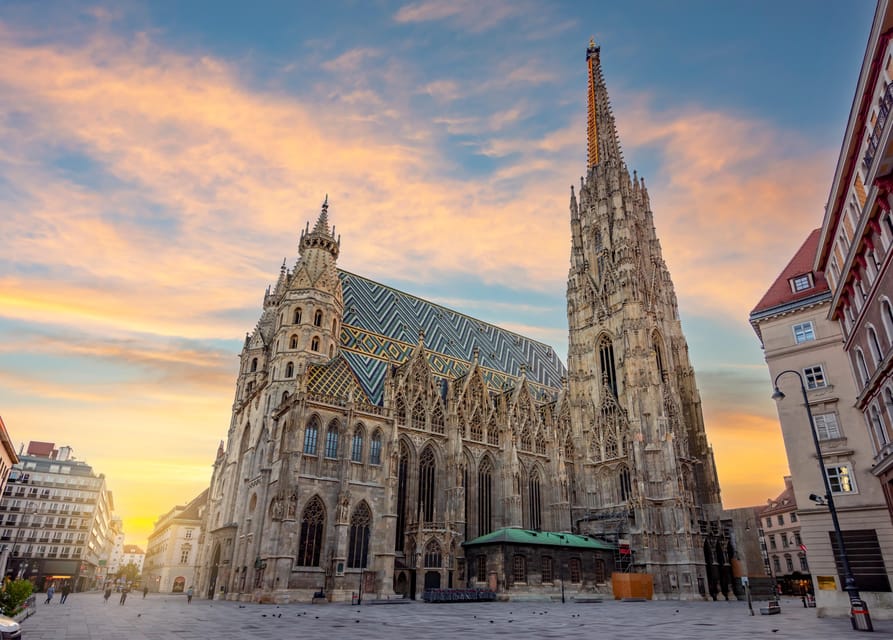 Vienna: Guided Walking Tour of City Highlights & Hidden Gems - A fast introduction to Vienna’s historic center