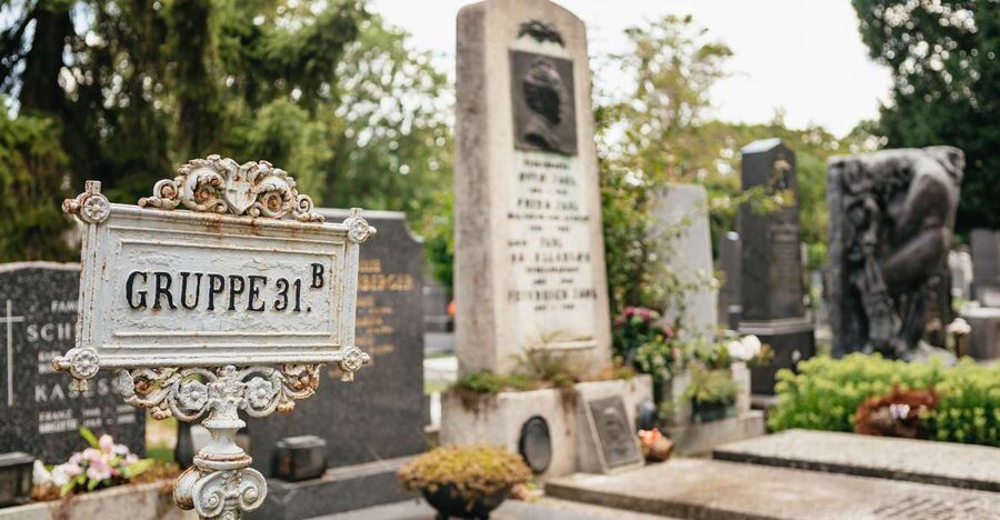 Vienna: Vienna Central Cemetery Guided Walking Tour - Starting the two-hour walk