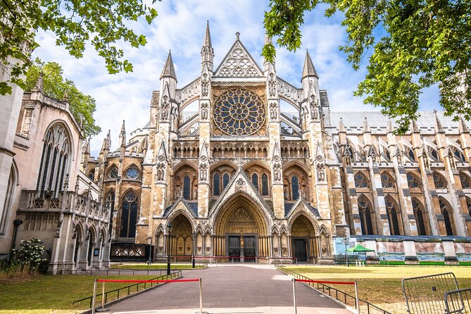 Walking Tour of London Westminster Abbey, Big Ben, Buckingham - Why this route works for a first London day