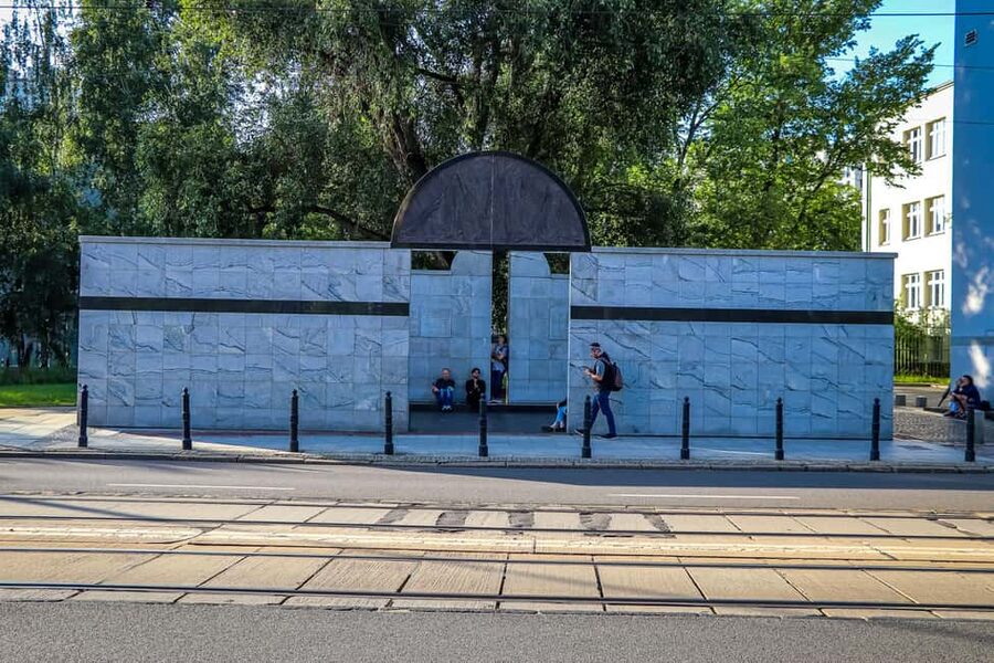 Warsaw: Jewish History Guided Walking Tour in English - Key points at a glance