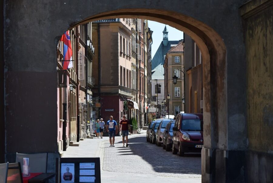 Warsaw: Old Town Guided Walking Tour - Churches, walls, and the Old Town view