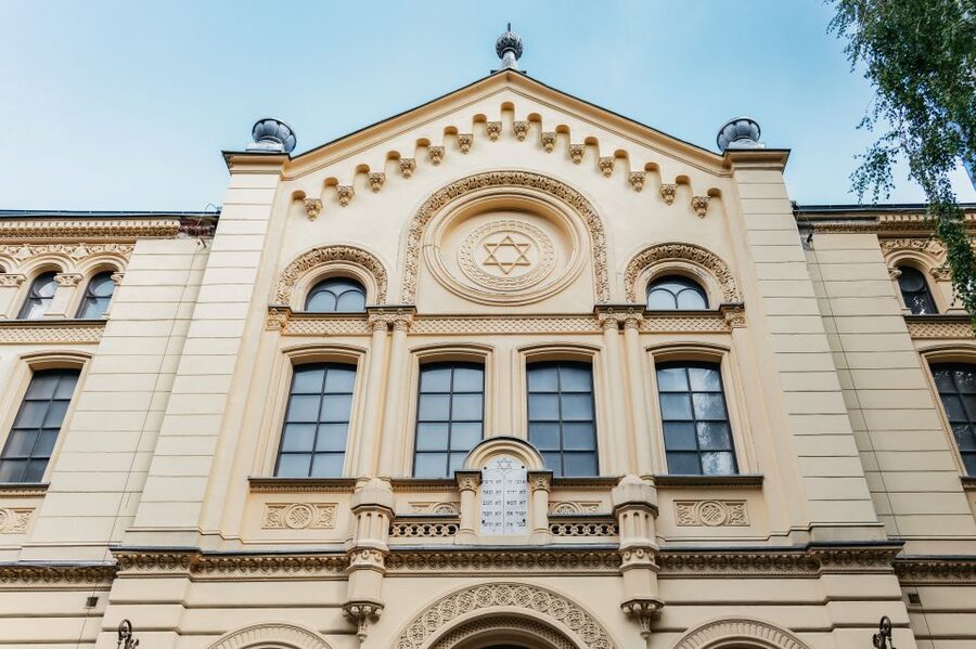 Warsaw: Warsaw Ghetto Private Walking Tour with Hotel Pickup - Key points to know before you book