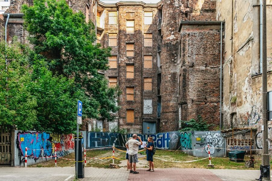 Warsaw: Warsaw Ghetto Private Walking Tour with Hotel Pickup - Why the former ghetto is difficult to see without a guide
