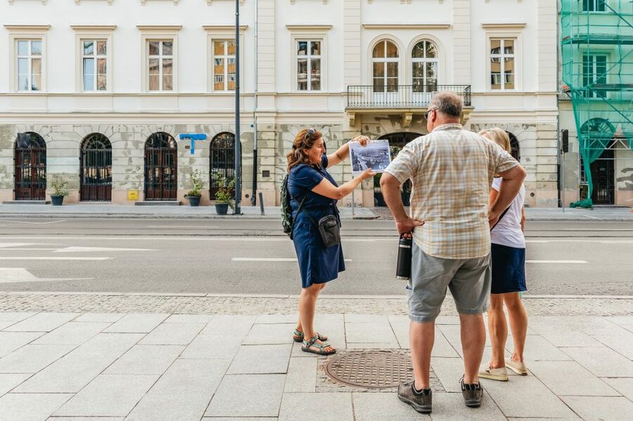 Warsaw: Warsaw Ghetto Private Walking Tour with Hotel Pickup - The Nożyk Synagogue and a surviving thread of Jewish life