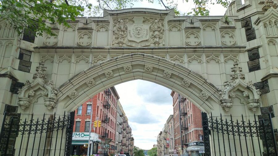 West Harlem: Gospel Church Service and Sunday Walking Tour - What the gospel service feels like