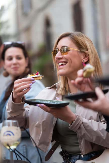 Zadar: Food Tasting & Old Town Walking Tour - The guides make the difference