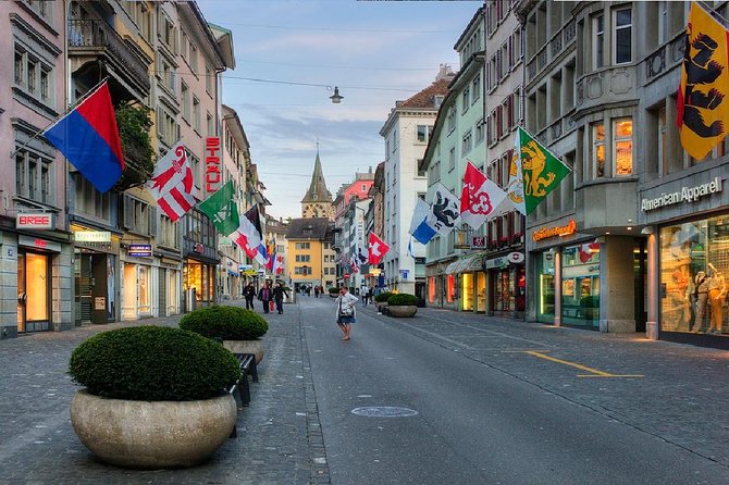 Zurich Walking Tour With Cruise and Aerial Cable Car - The Lake Zurich cruise and the chocolate connection